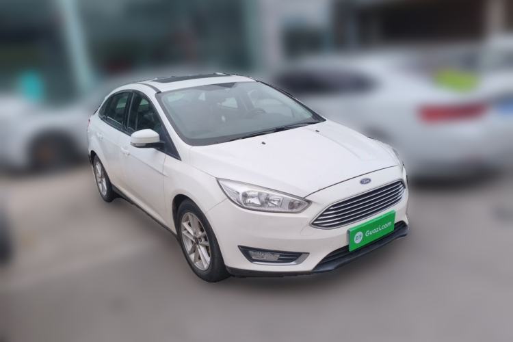 Used Ford Focus 2017 Sedan 1.6L Manual Fashion Edition Smart Drive Version Front Right 45 Deg