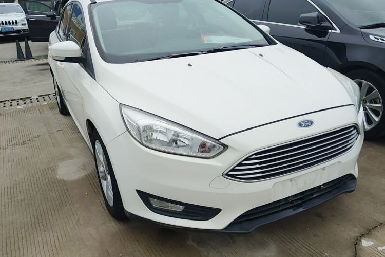 Used Ford Focus 2017 Sedan 1.6L Automatic Comfort Plus SmartDrive Edition Front Right 45 Deg