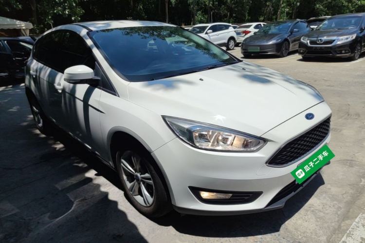 Used Ford Focus 2017 Hatchback 1.6L Automatic Comfort Plus SmartDrive Edition Front Right 45 Deg