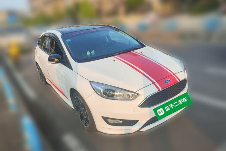 Used Ford Focus 2017 1.5T CTCC White and Black Limited Edition Front Right 45 Deg