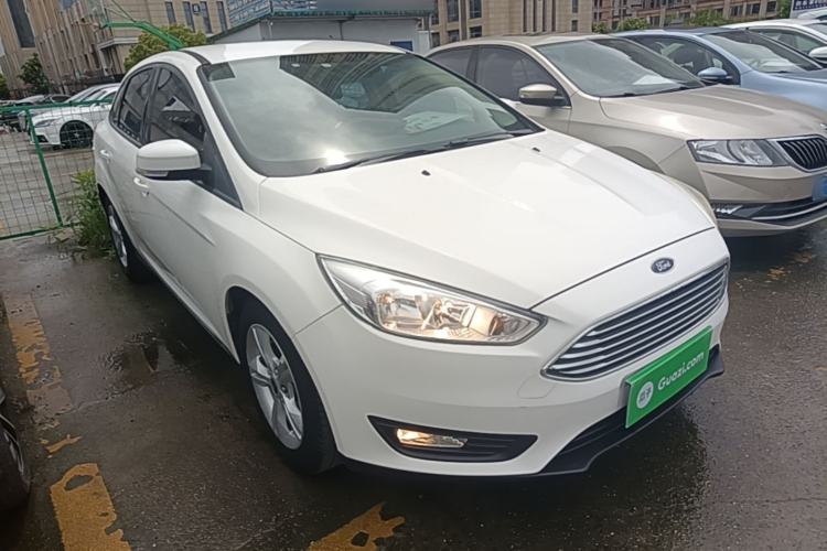 Used Ford Focus 2017 Sedan 1.6L Automatic Comfort Plus SmartDrive Edition Front Right 45 Deg