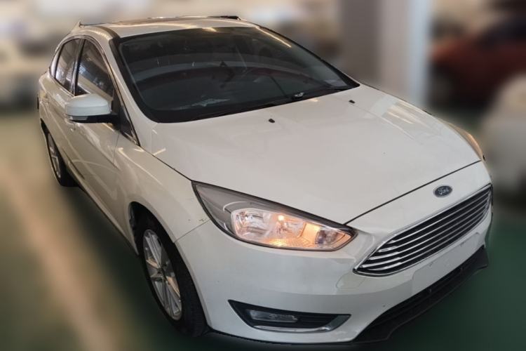 Used Ford Focus 2017 Sedan EcoBoost 125 Automatic Supreme Style SmartDrive Edition Front Right 45 Deg