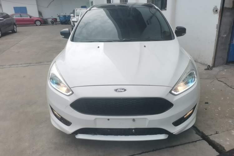 Used Ford Focus 2017 1.5T CTCC White and Black Limited Edition Front
