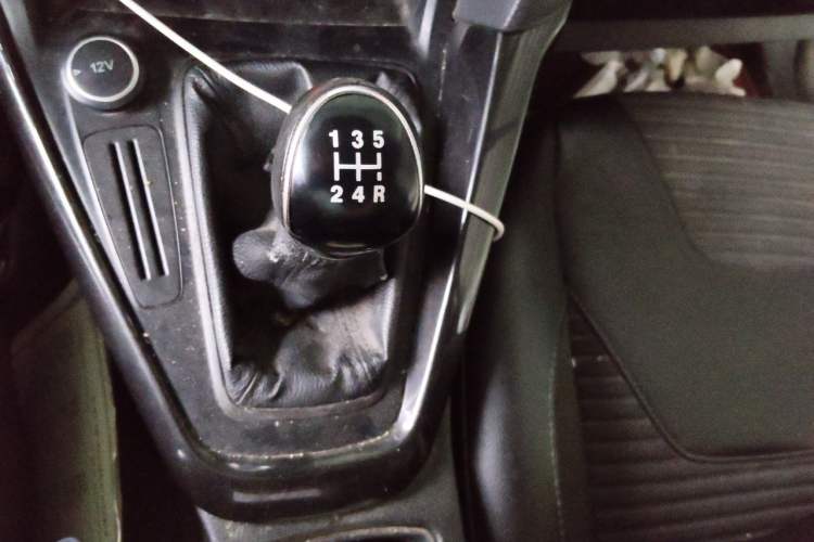 Used Ford Focus 2017 Sedan 1.6L Manual Fashion Edition Smart Drive Version Gear Lever