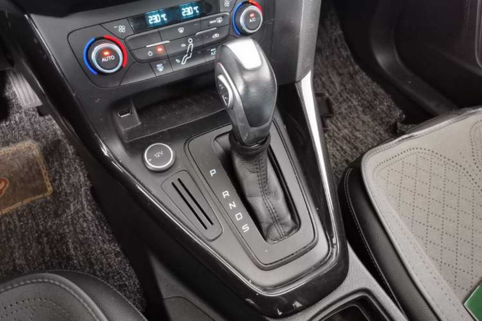 Used Ford Focus 2017 Sedan 1.6L Automatic Fashion Edition Smart Drive Version Gear Lever