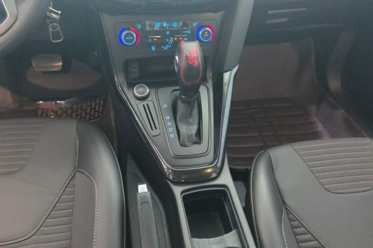 Used Ford Focus 2017 Sedan 1.6L Automatic Fashion Edition Smart Drive Version Gear Lever