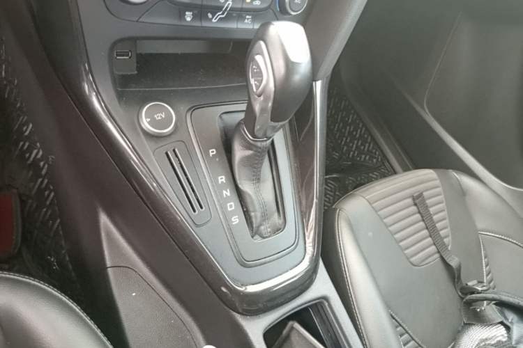Used Ford Focus 2017 Hatchback 1.6L Automatic Fashion Edition Smart Drive Version Gear Lever
