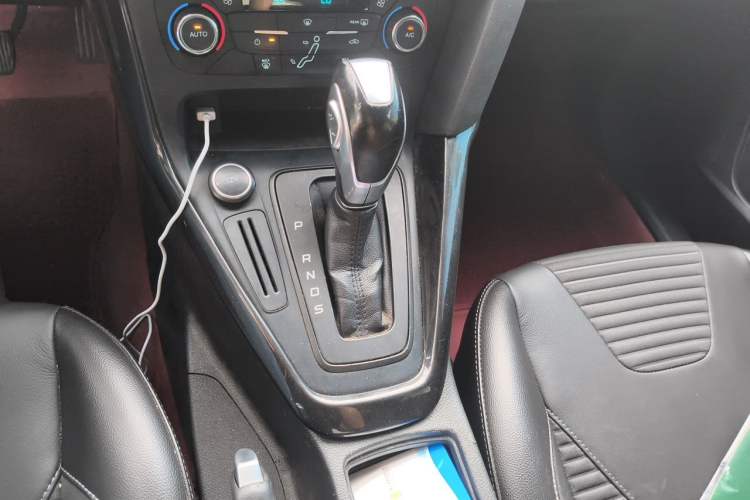 Used Ford Focus 2017 Sedan 1.6L Automatic Fashion Edition Smart Drive Version Gear Lever