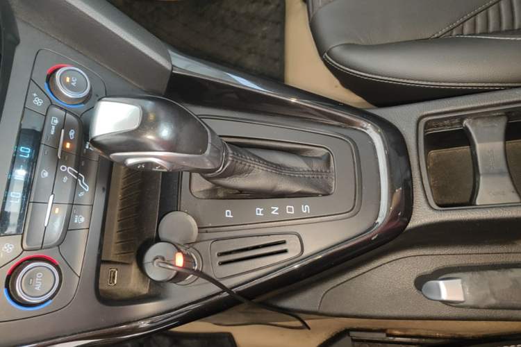 Used Ford Focus 2017 Sedan 1.6L Automatic Fashion Edition Smart Drive Version Gear Lever