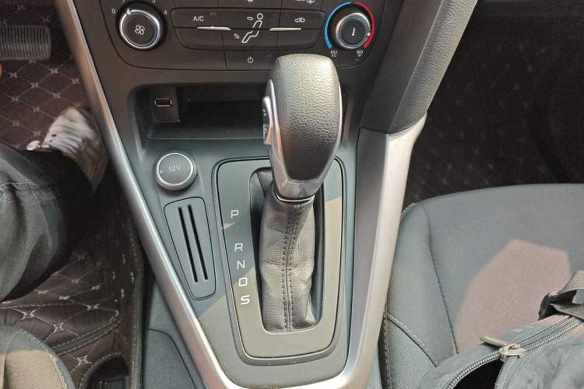 Used Ford Focus 2017 Hatchback 1.6L Automatic Comfort Plus SmartDrive Edition Gear Lever