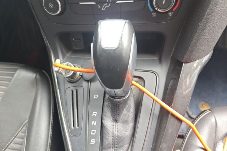Used Ford Focus 2017 Hatchback 1.6L Automatic Fashion Edition Smart Drive Version Gear Lever