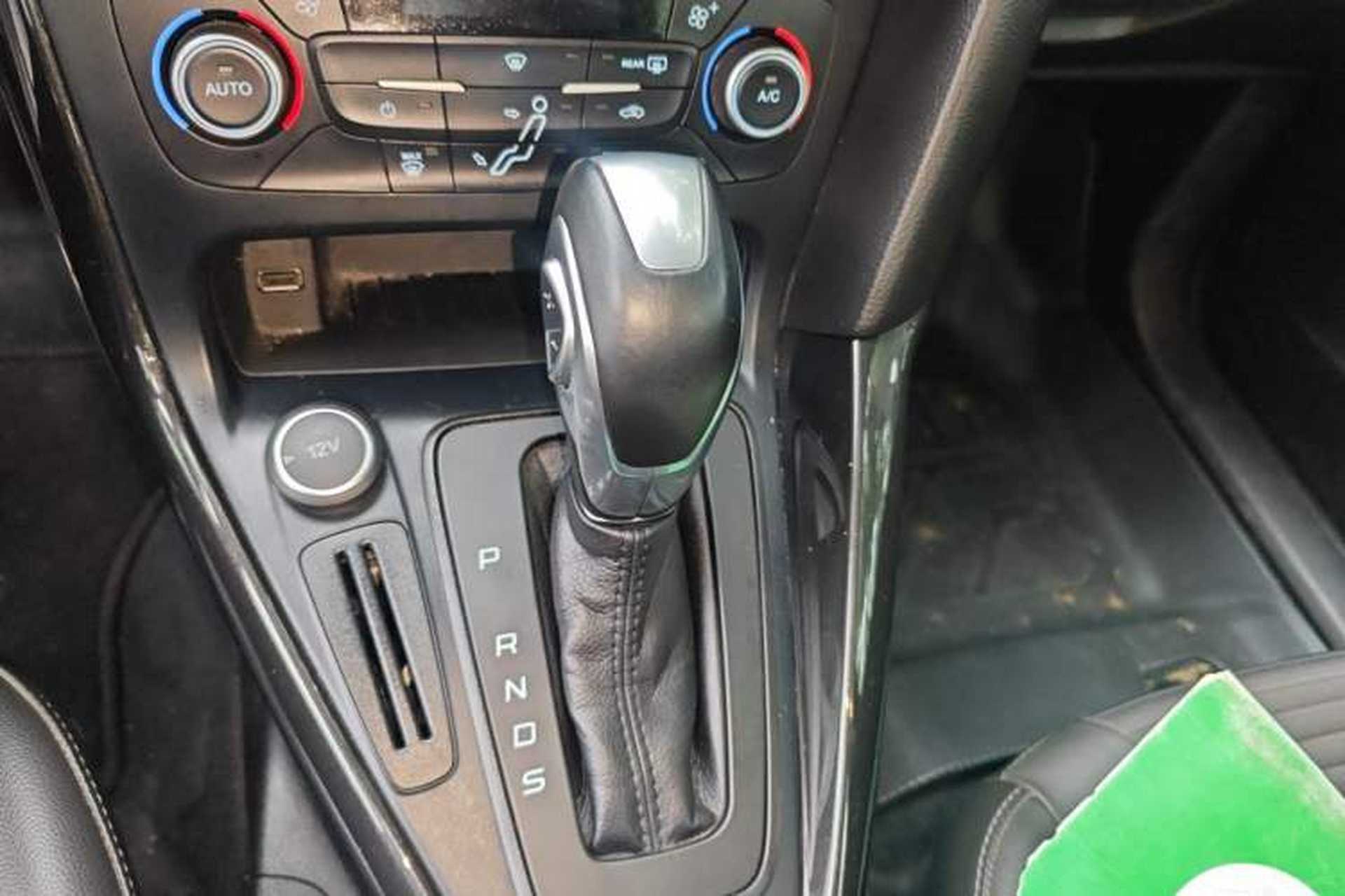 Used Ford Focus 2017 Hatchback 1.6L Automatic Fashion Edition Smart Drive Version Gear Lever