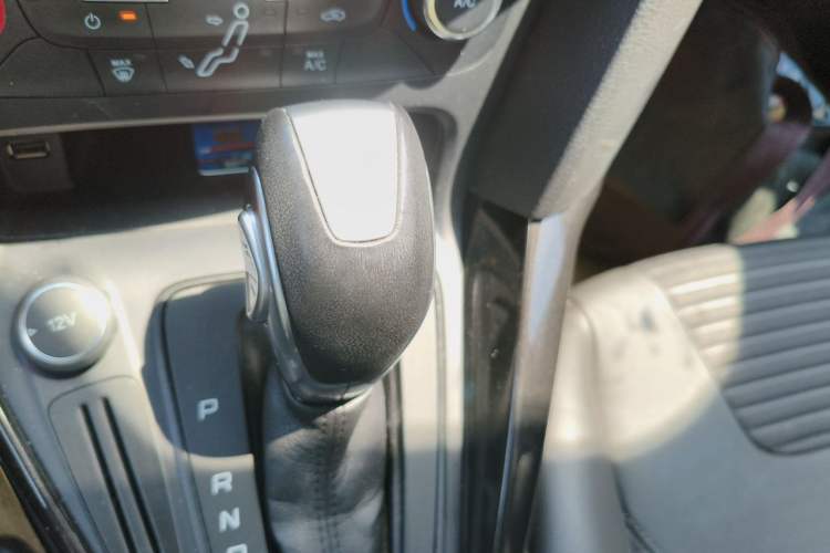 Used Ford Focus 2017 Sedan 1.6L Automatic Fashion Edition Smart Drive Version Gear Lever