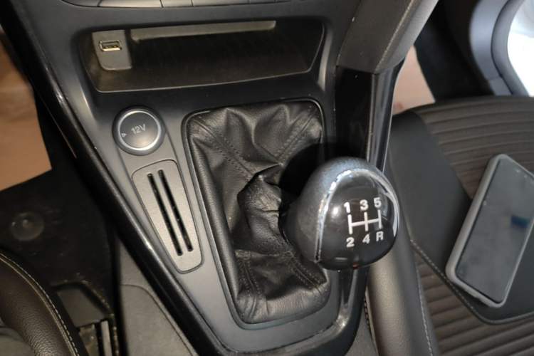 Used Ford Focus 2017 Sedan 1.6L Manual Fashion Edition Smart Drive Version Gear Lever