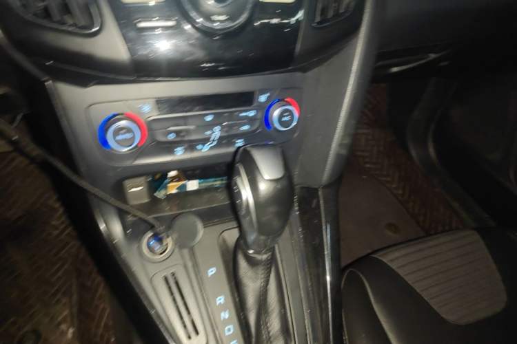 Used Ford Focus 2017 Sedan 1.6L Automatic Fashion Edition Smart Drive Version Gear Lever