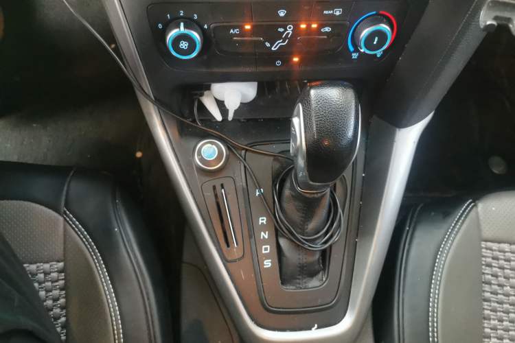Used Ford Focus 2017 Hatchback 1.6L Automatic Comfort Plus SmartDrive Edition Gear Lever