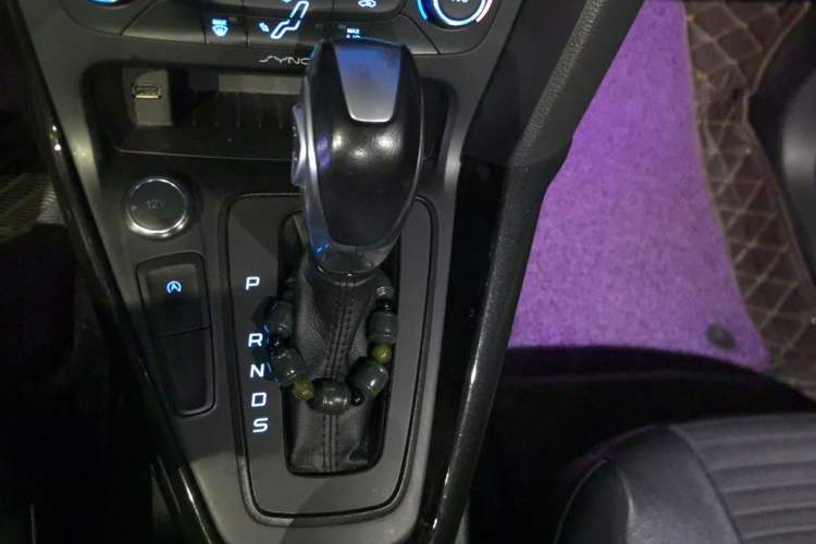 Used Ford Focus 2017 Sedan EcoBoost 180 Automatic Elite Model Gear Lever