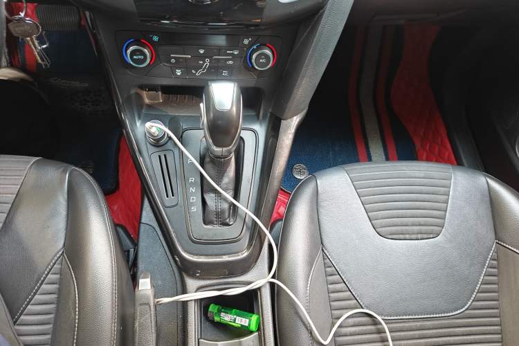 Used Ford Focus 2017 Sedan 1.6L Automatic Fashion Edition Smart Drive Version Gear Lever