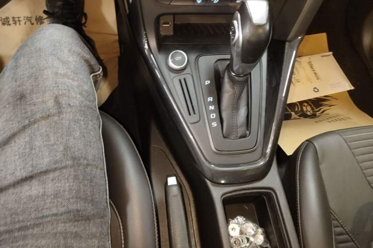 Used Ford Focus 2017 Sedan 1.6L Automatic Fashion Edition Smart Drive Version Gear Lever