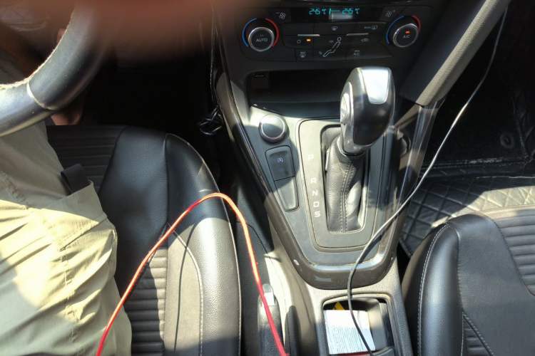 Used Ford Focus 2017 Sedan EcoBoost 125 Automatic Supreme Style SmartDrive Edition Gear Lever