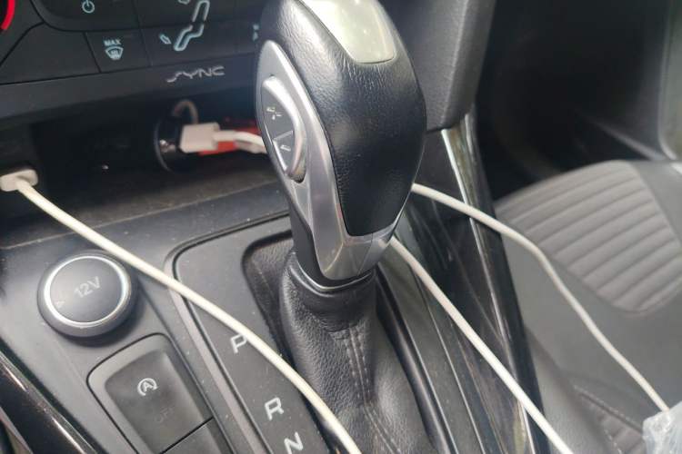 Used Ford Focus 2017 Hatchback EcoBoost 180 Automatic Elite Model Gear Lever