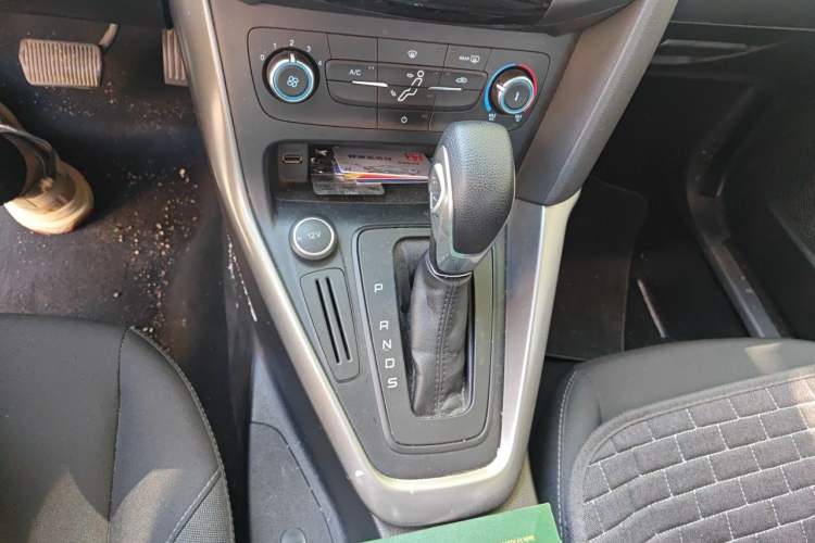 Used Ford Focus 2017 Hatchback 1.6L Automatic Comfort Plus SmartDrive Edition Gear Lever