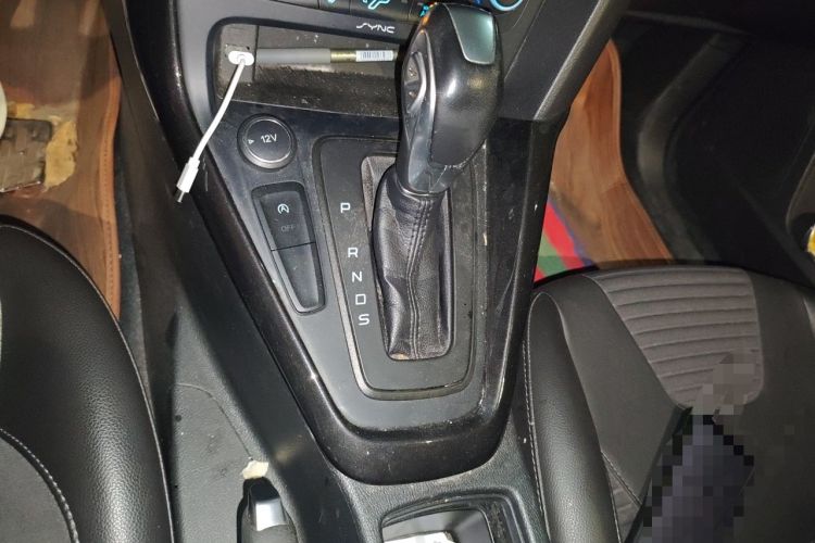 Used Ford Focus 2017 Hatchback EcoBoost 180 Automatic Elite Model Gear Lever
