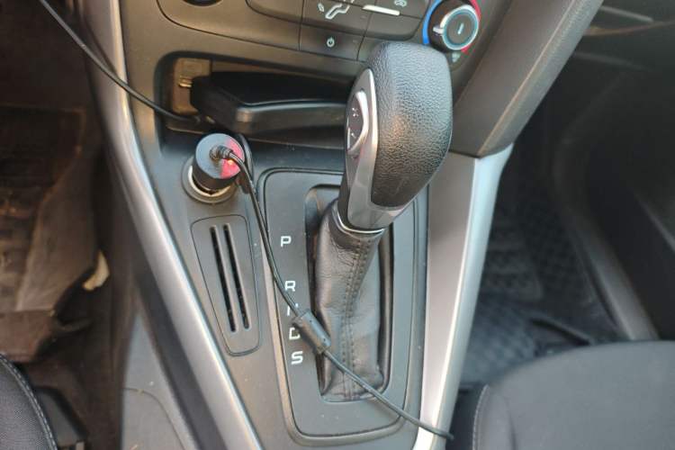 Used Ford Focus 2017 Hatchback 1.6L Automatic Comfort Plus SmartDrive Edition Gear Lever