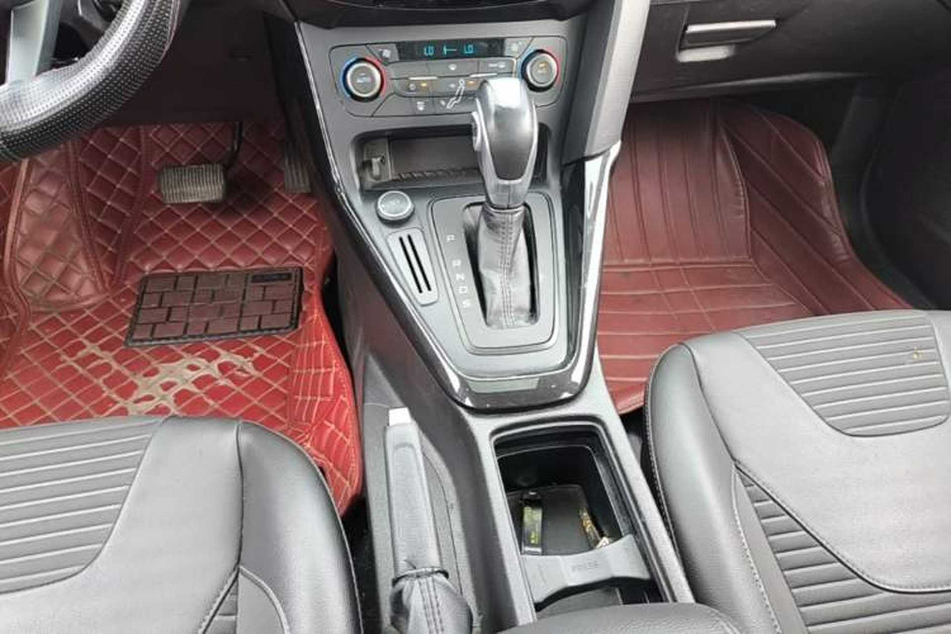 Used Ford Focus 2017 Hatchback 1.6L Automatic Fashion Edition Smart Drive Version Gear Lever