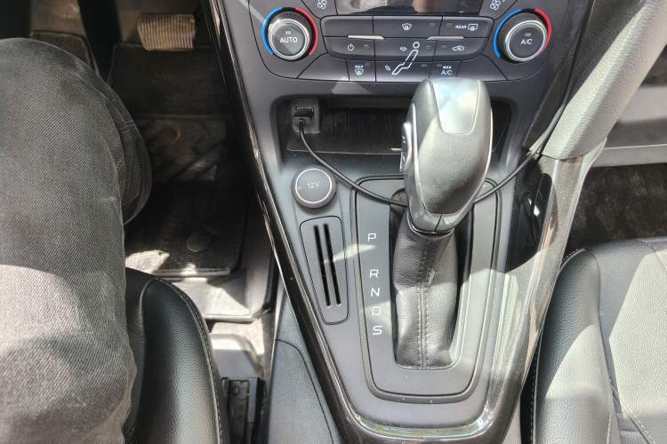 Used Ford Focus 2017 Hatchback 1.6L Automatic Fashion Edition Smart Drive Version Gear Lever