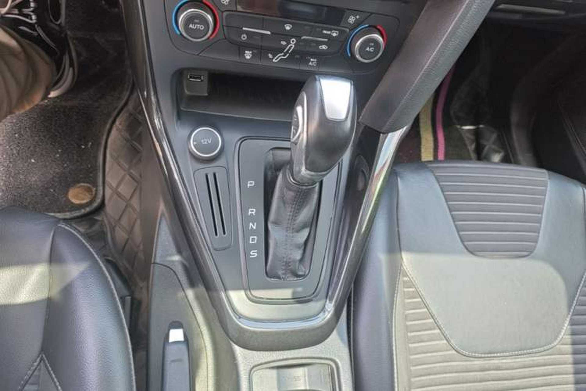 Used Ford Focus 2017 Hatchback 1.6L Automatic Fashion Edition Smart Drive Version Gear Lever