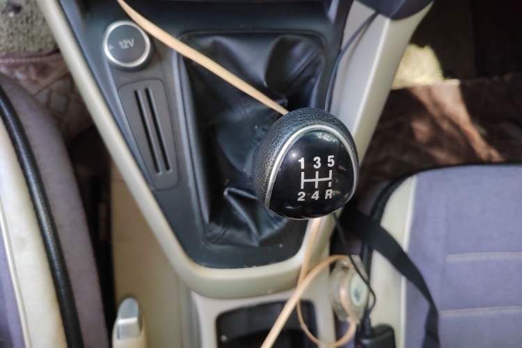 Used Ford Focus 2017 Sedan 1.6L Manual Comfort Plus SmartDrive Edition Gear Lever