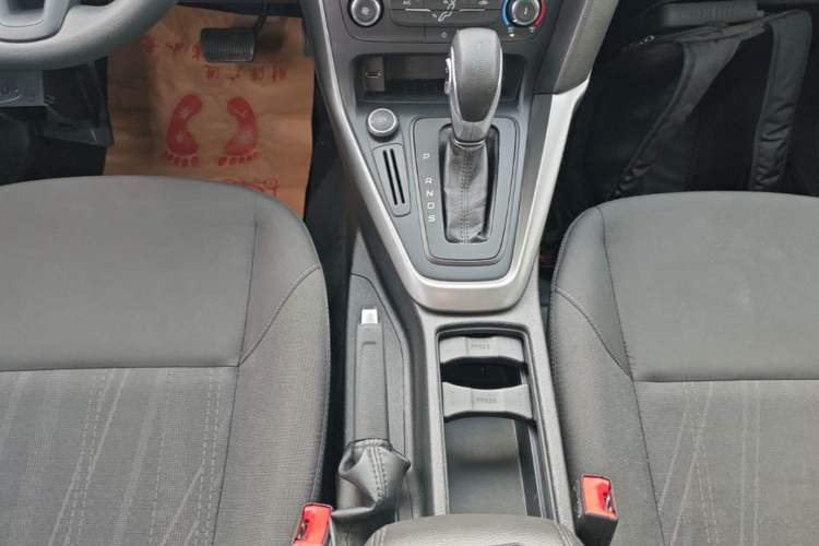 Used Ford Focus 2017 Hatchback 1.6L Automatic Comfort Plus SmartDrive Edition Gear Lever