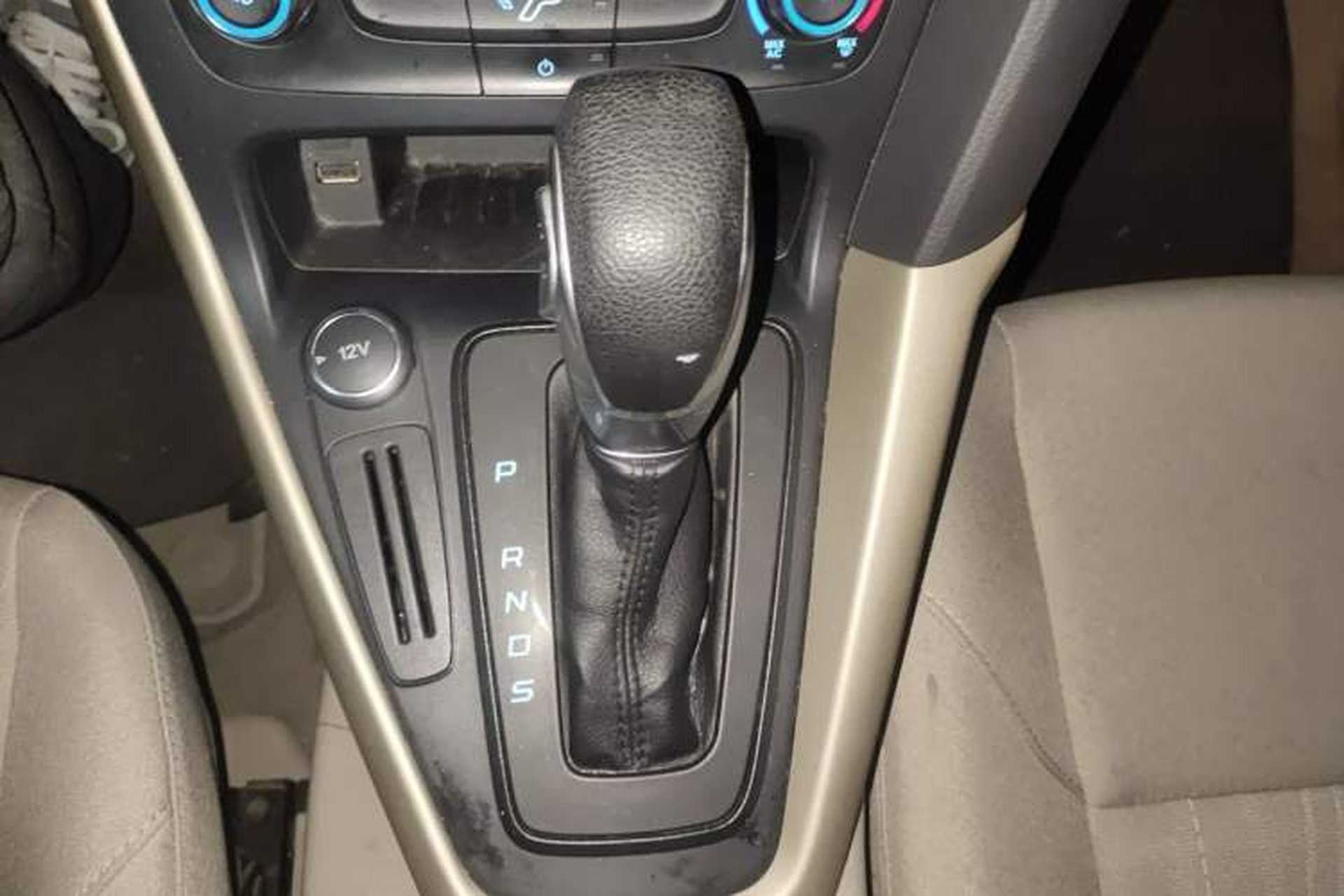 Used Ford Focus 2017 Sedan 1.6L Automatic Comfort Plus SmartDrive Edition Gear Lever