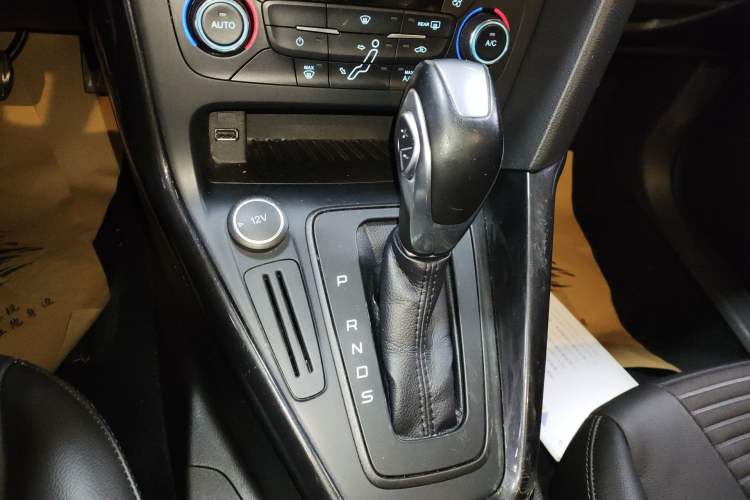 Used Ford Focus 2017 Sedan 1.6L Automatic Fashion Edition Smart Drive Version Gear Lever
