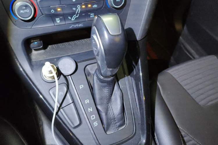 Used Ford Focus 2017 Sedan EcoBoost 180 Automatic Elite Model Gear Lever