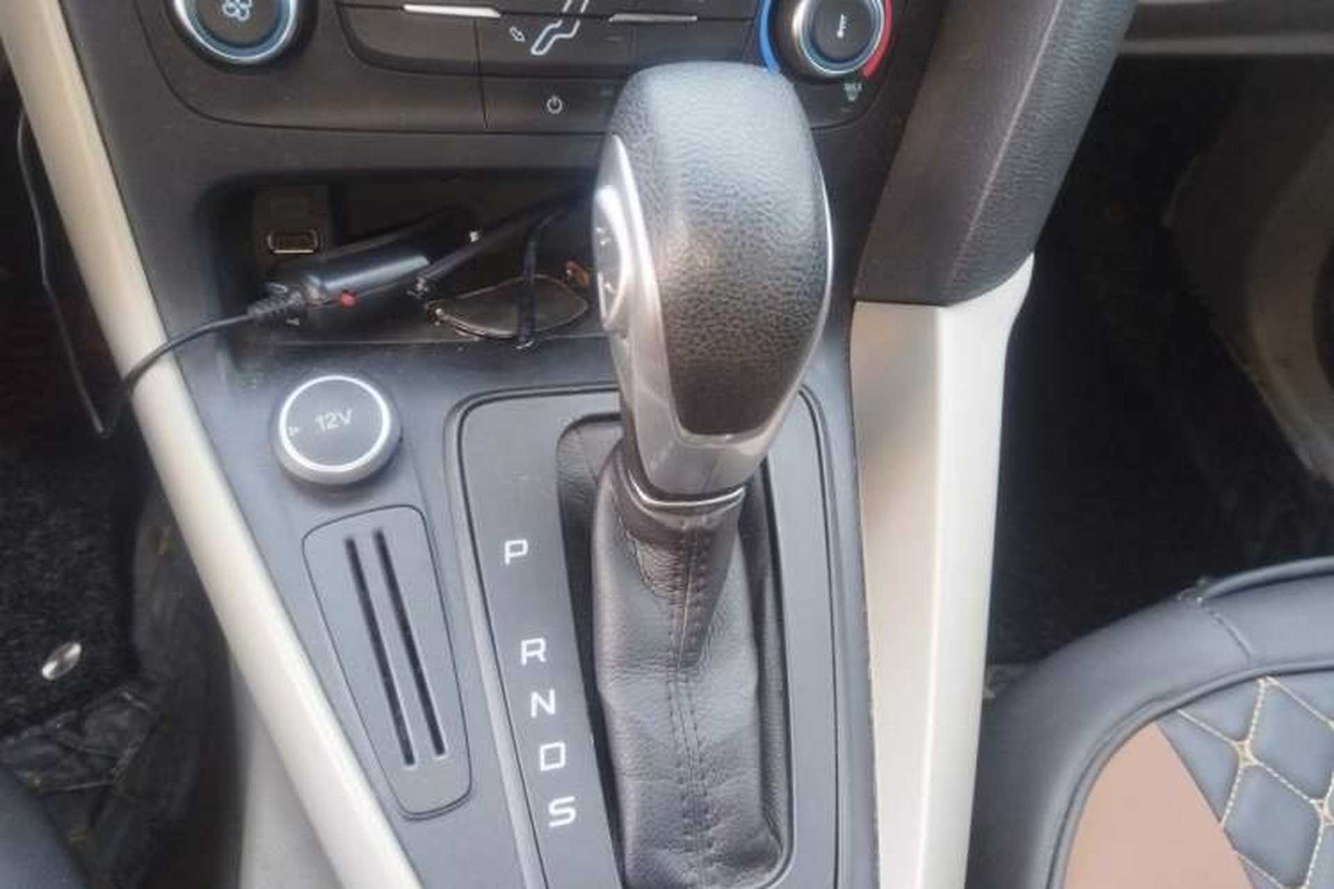 Used Ford Focus 2017 Sedan 1.6L Automatic Comfort Plus SmartDrive Edition Gear Lever