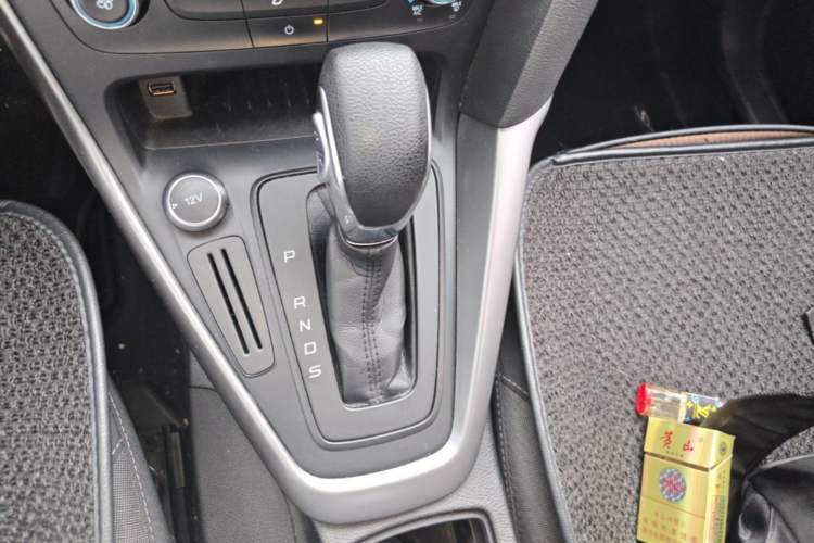 Used Ford Focus 2017 Hatchback 1.6L Automatic Comfort Plus SmartDrive Edition Gear Lever