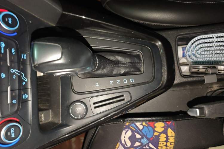 Used Ford Focus 2017 Sedan 1.6L Automatic Fashion Edition Smart Drive Version Gear Lever