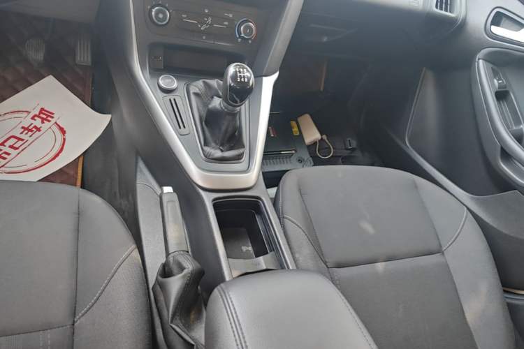 Used Ford Focus 2017 Hatchback 1.6L Manual Comfort Plus SmartDrive Edition Gear Lever