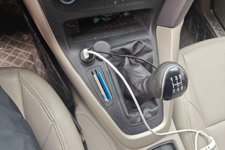 Used Ford Focus 2017 Sedan 1.6L Manual Comfort Plus SmartDrive Edition Gear Lever