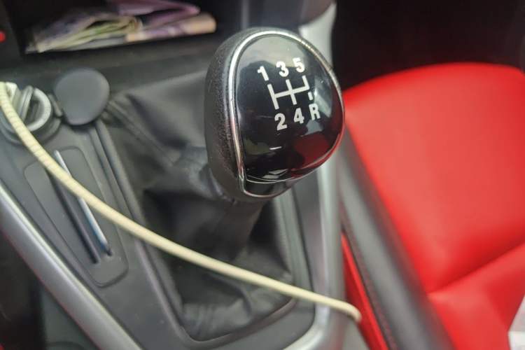 Used Ford Focus 2017 Hatchback 1.6L Manual Comfort Plus SmartDrive Edition Gear Lever
