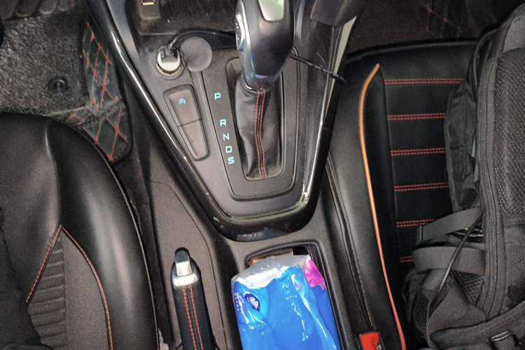 Used Ford Focus 2017 1.5T CTCC White and Black Limited Edition Gear Lever