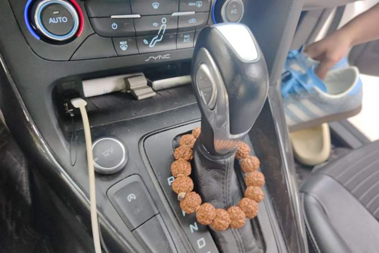 Used Ford Focus 2017 Sedan EcoBoost 180 Automatic Elite Model Gear Lever