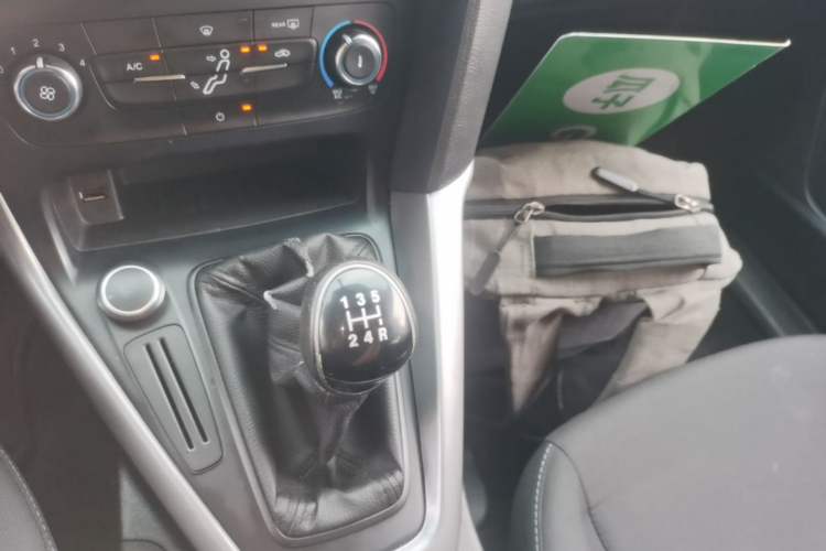 Used Ford Focus 2017 Hatchback 1.6L Manual Comfort Plus SmartDrive Edition Gear Lever