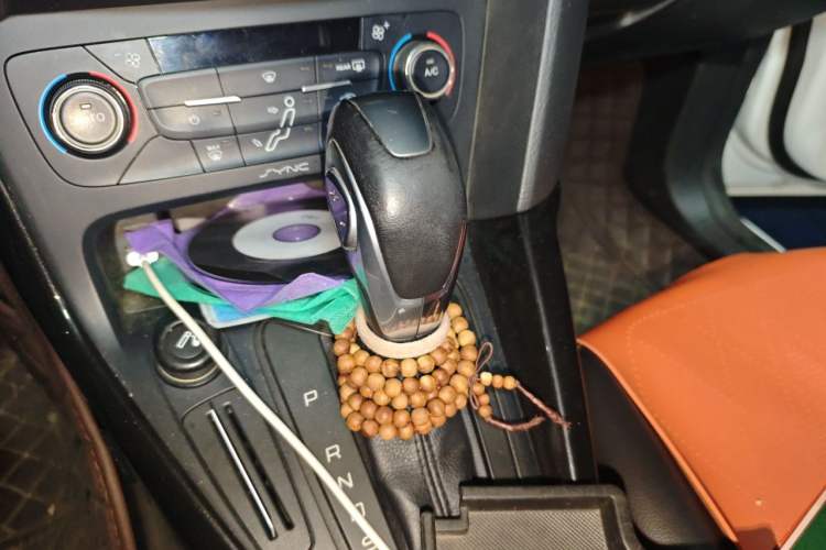 Used Ford Focus 2017 Sedan 1.6L Automatic Fashion Edition Smart Drive Version Gear Lever