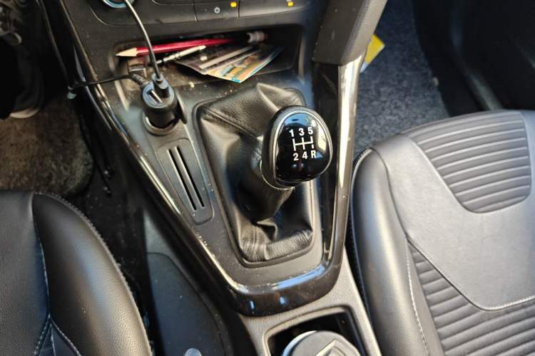 Used Ford Focus 2017 Sedan 1.6L Manual Fashion Edition Smart Drive Version Gear Lever
