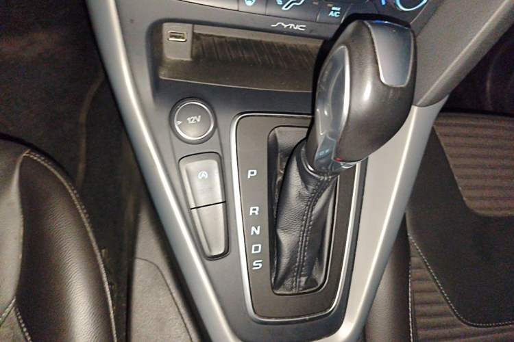 Used Ford Focus 2017 Hatchback EcoBoost 180 Automatic Sport Model Gear Lever