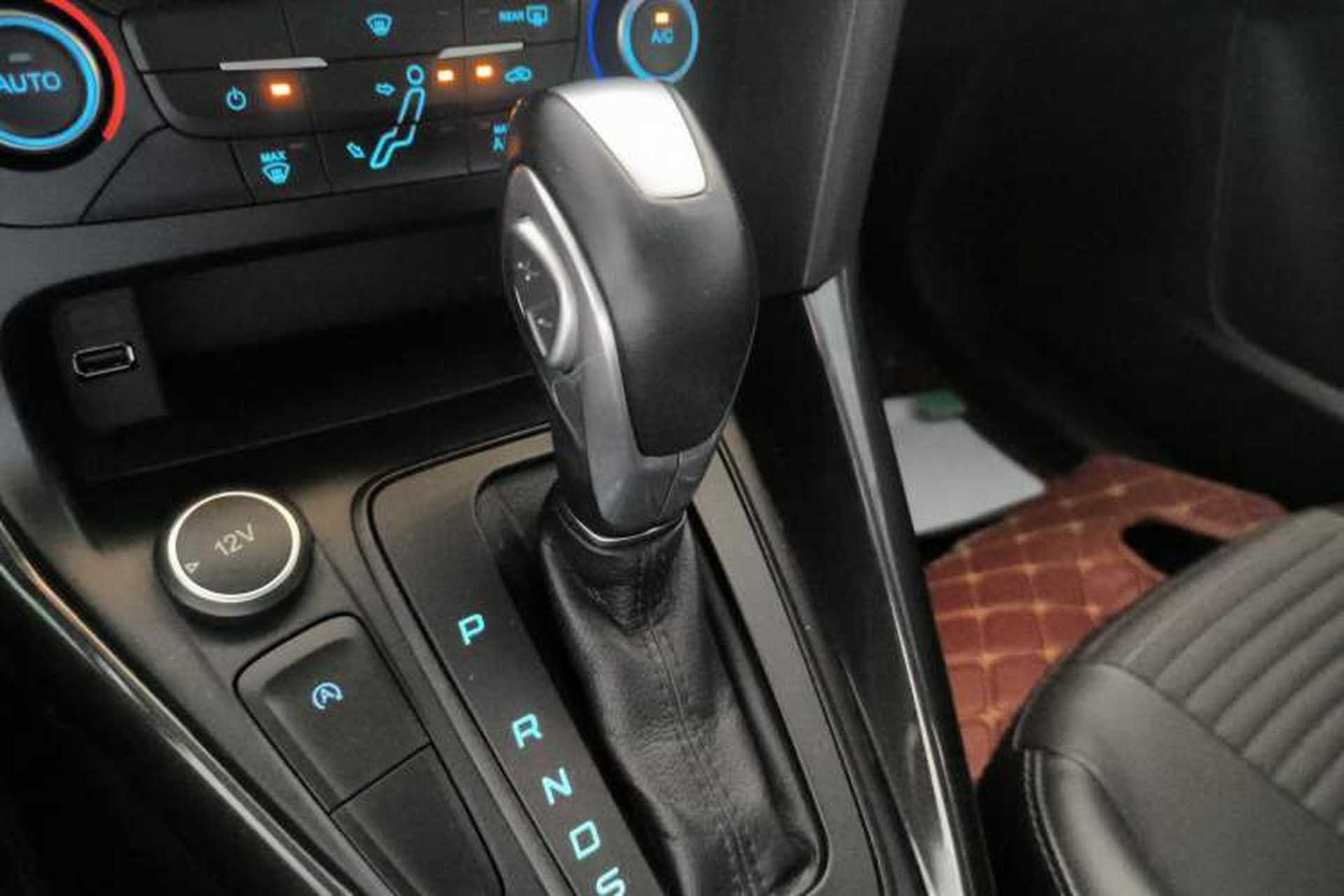 Used Ford Focus 2017 Hatchback EcoBoost 125 Automatic - Ultra-Powerful Style Edition with Smart Drive Features Gear Lever