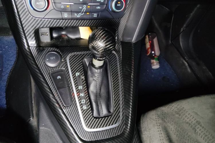 Used Ford Focus 2017 Hatchback EcoBoost 180 Automatic Sport Model Gear Lever